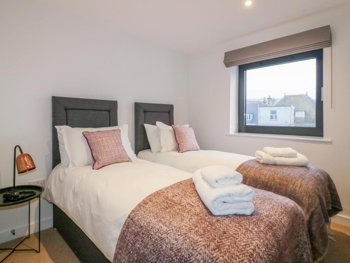 Apartment Onshore 7 *