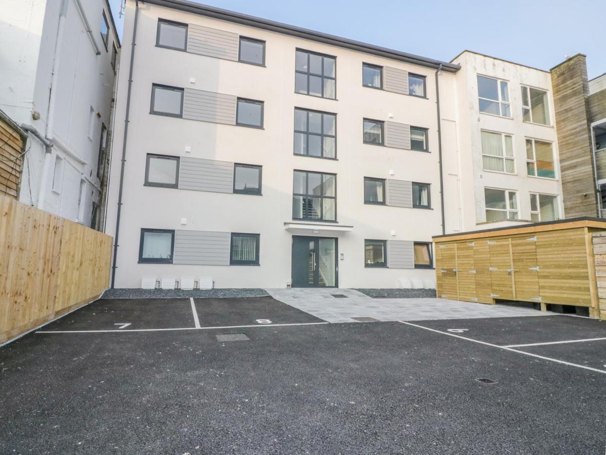 Apartment Onshore 7 *