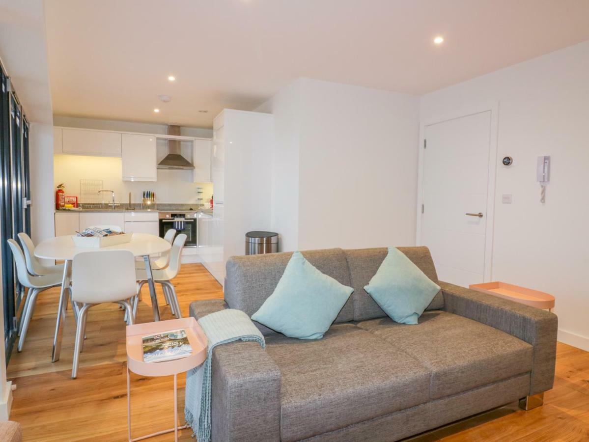 Onshore 7 Apartment